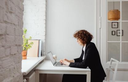 Miért kerül egyre többször szóba a digitális ügyvédprogram?